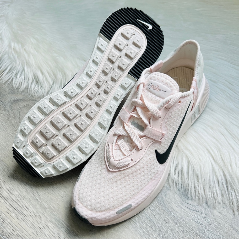 NWT Nike Reposto Women’s Shoes - Picture 3 of 9